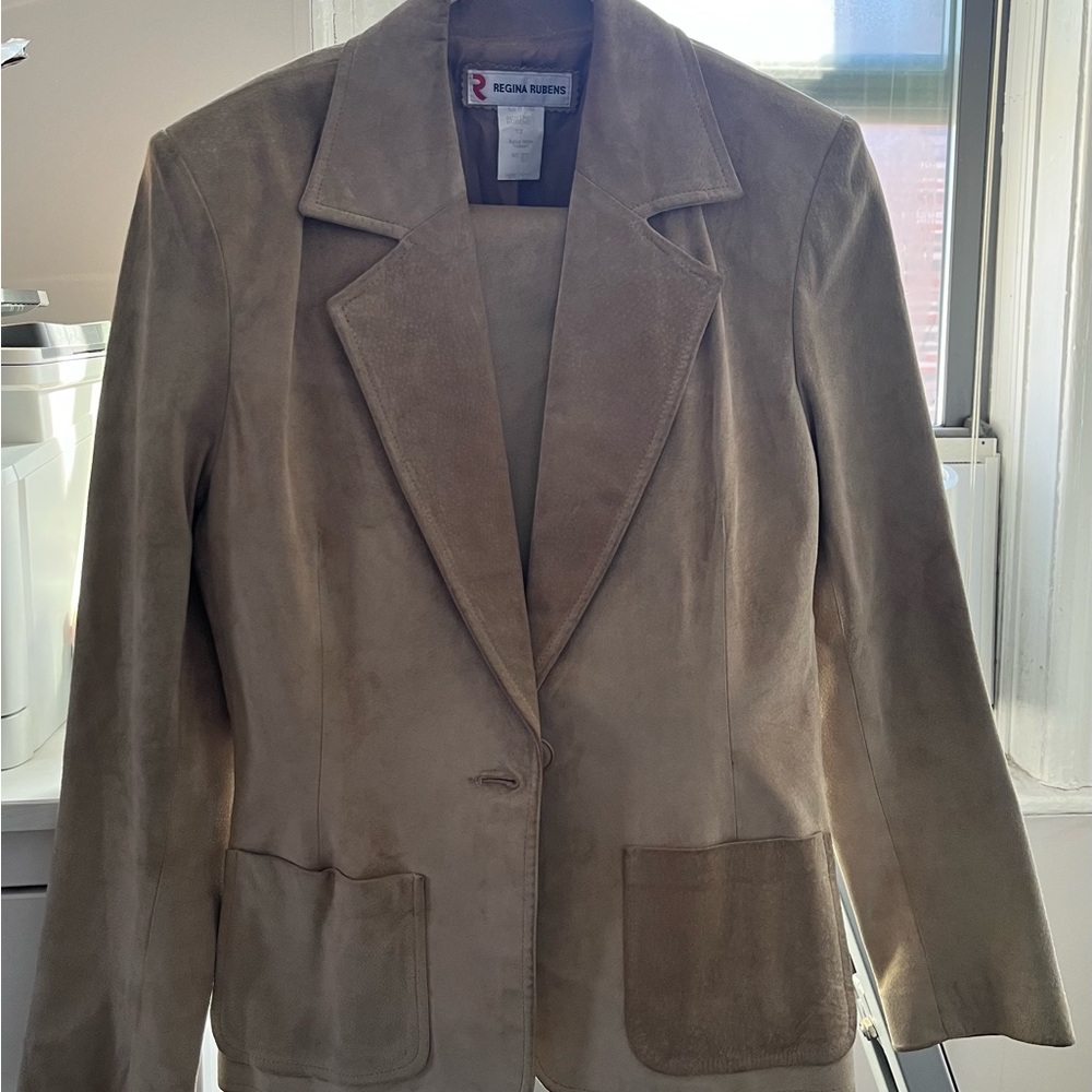 Vintage Regina Rubens 2 pc Suede Suit Jacket T2/Skirt Size 40 Women’s